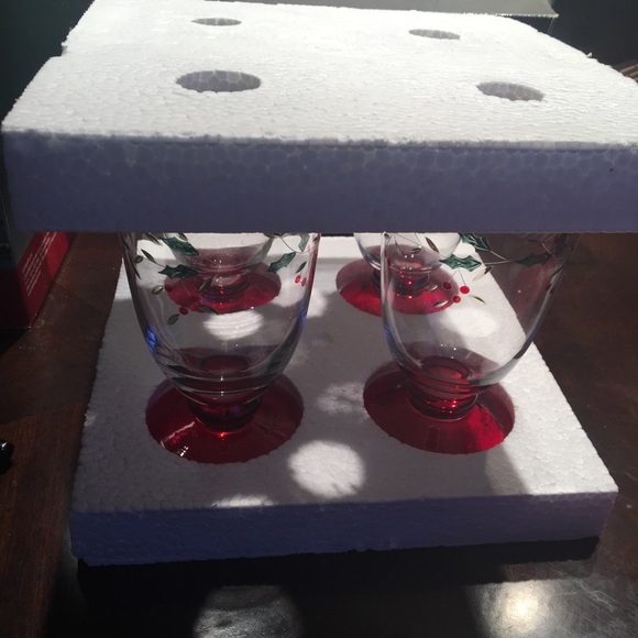 Winterberry Hand Painted Wine and Water Goblets By Pfaltzgraff - Picture 5 of 11